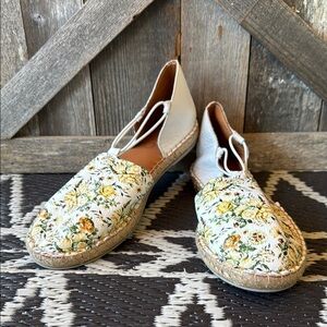 * NWOT* Mago| Floral Leather Espadrilles